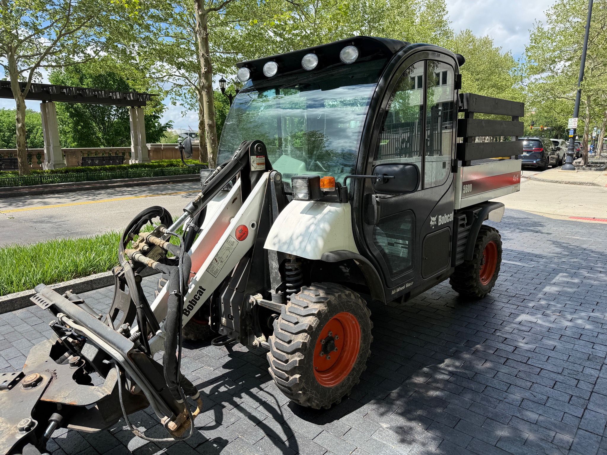 Used 2010 Bobcat 5600 TOOL CAT ATVs & Gators at Koenig Equipment in Urbana, OH - PhotoXL6