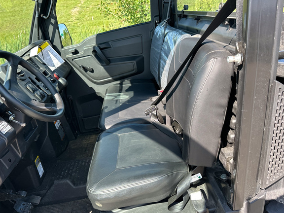 2025 John-Deere XUV 845M HVAC Cab
