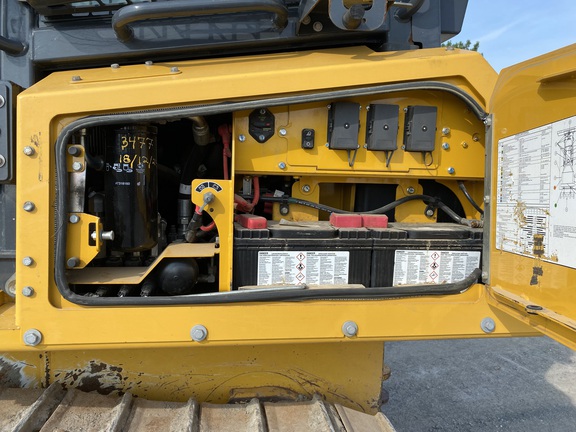 2021 John Deere 700L