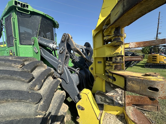 2021 John Deere 843L