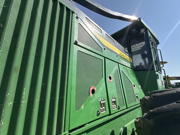 2021 John Deere 843L