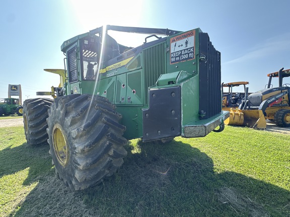 2021 John Deere 843L