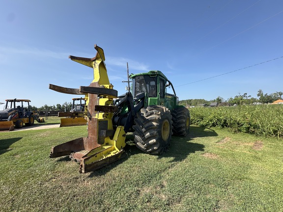 2021 John Deere 843L