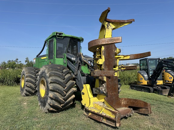 2021 John Deere 843L