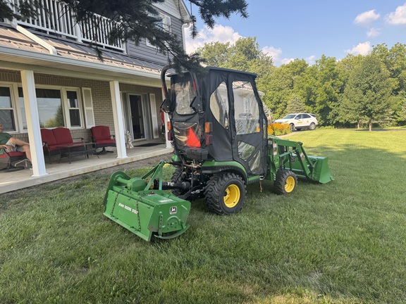 Used 2016 John Deere 1025R Compact Utility Tractors at Koenig Equipment in Urbana, OH - Photo4