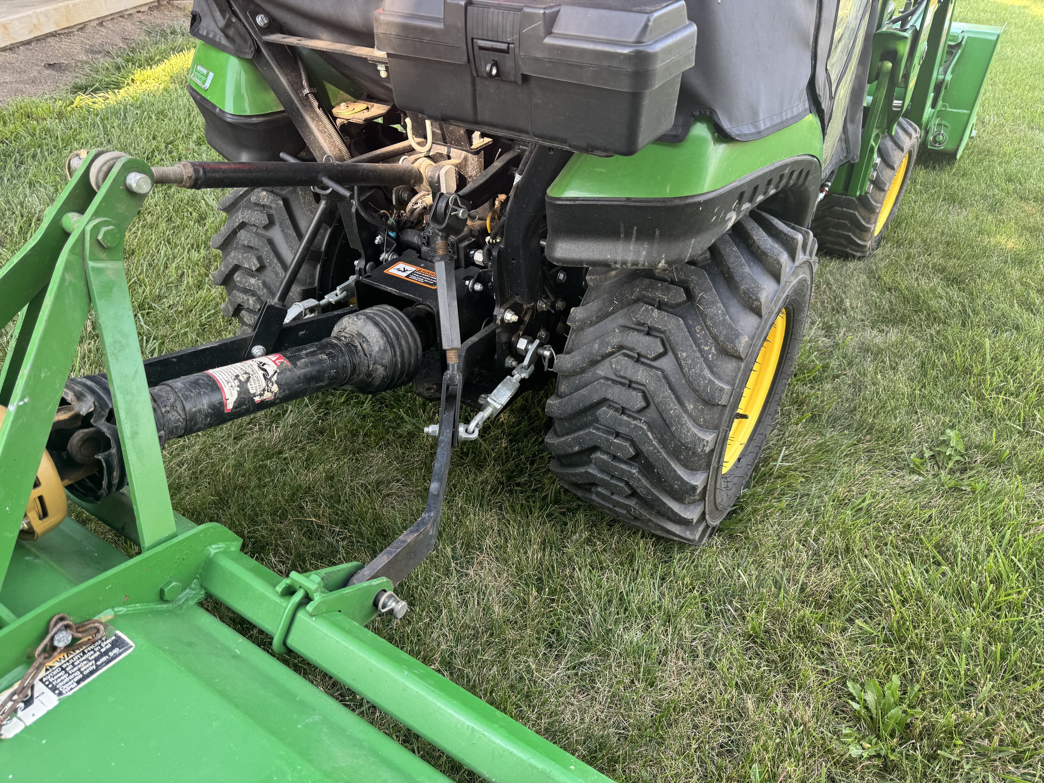 Used 2016 John Deere 1025R Compact Utility Tractors at Koenig Equipment in Urbana, OH - PhotoXL15