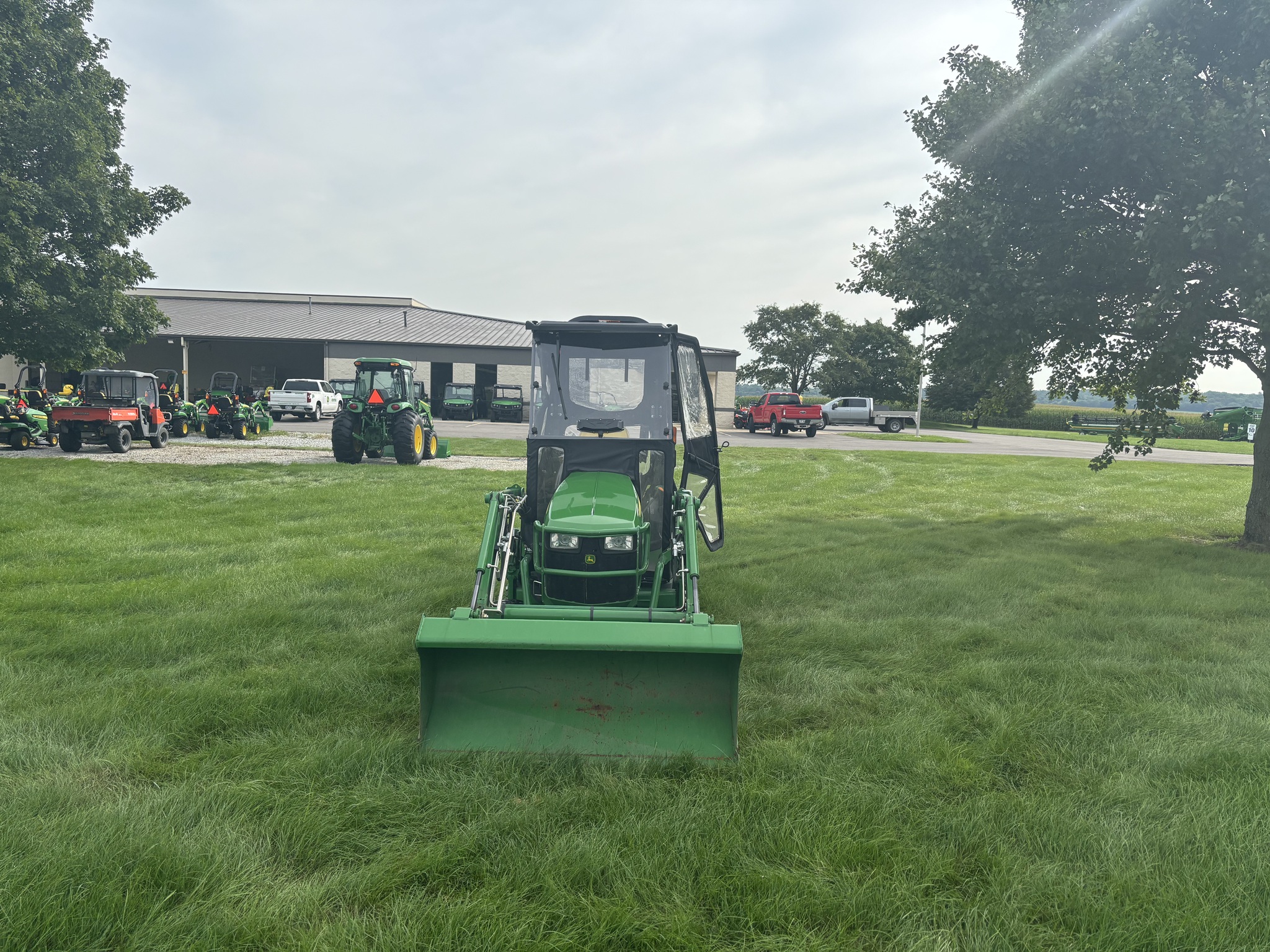 Used 2016 John Deere 1025R Compact Utility Tractors at Koenig Equipment in Urbana, OH - PhotoXL0