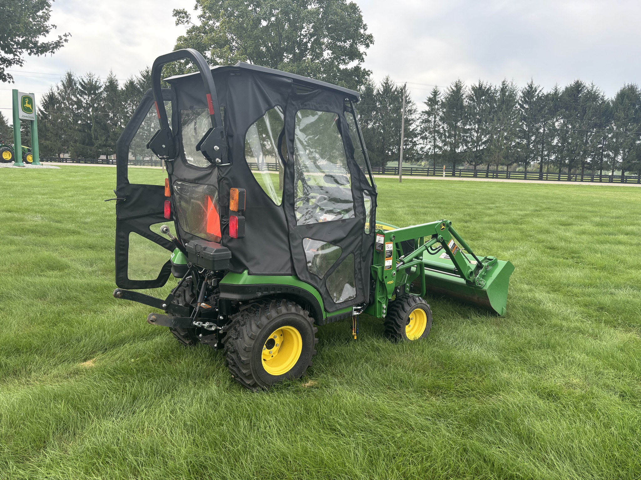 Used 2016 John Deere 1025R Compact Utility Tractors at Koenig Equipment in Urbana, OH - PhotoXL7
