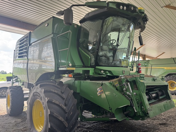 Photo of 2023 John Deere T670