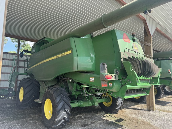 Photo of 2023 John Deere T670