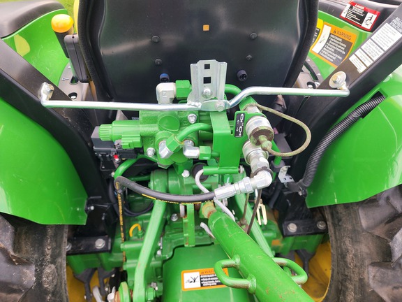 2016 John-Deere 3046R