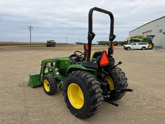 2025 John Deere 3038E - Photo5