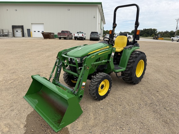 2025 John Deere 3038E - Photo7