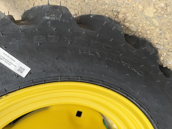 2025 John Deere 3038E - Photo9