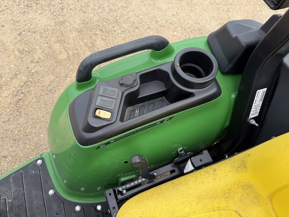 2025 John Deere 3038E - Photo26