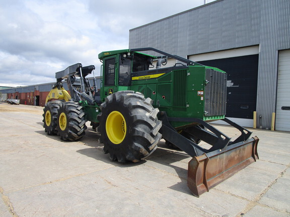 Photo of 2022 John Deere 768L-II