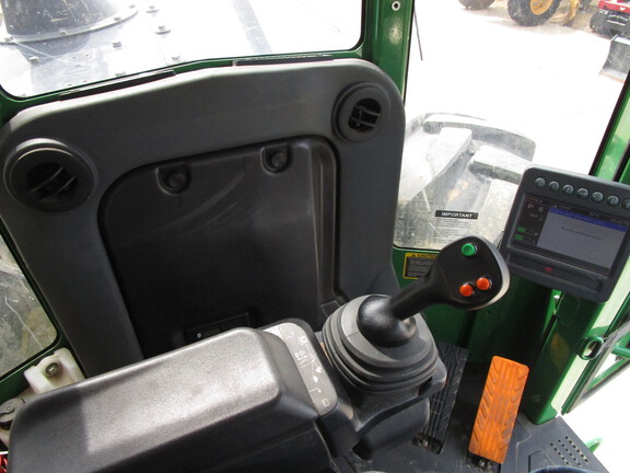 2022 John Deere 768L-II