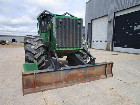 2022 John Deere 768L-II