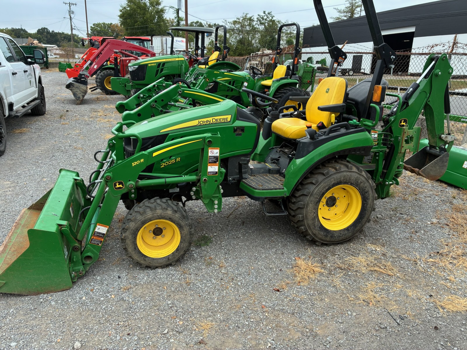 2021 John Deere 2025R