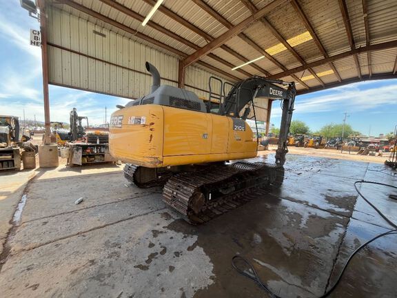 2019 John Deere 210G LC