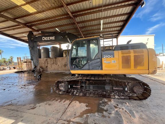 2019 John Deere 210G LC