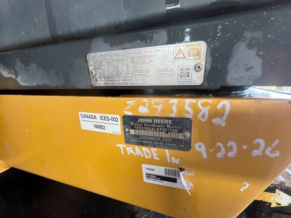 2019 John Deere 210G LC