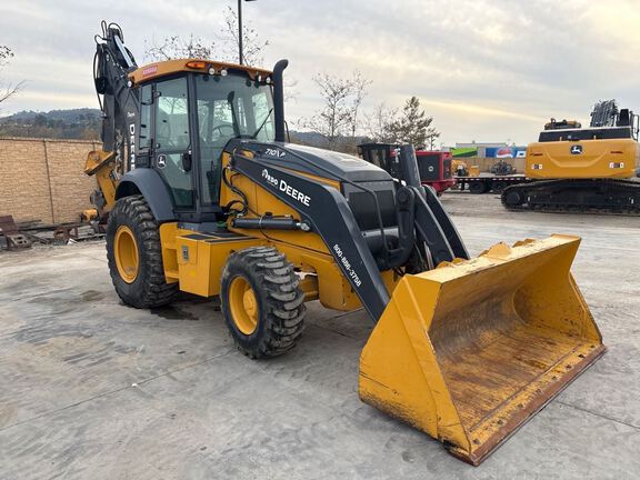 2023 John Deere 710P