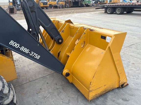 2023 John Deere 710P