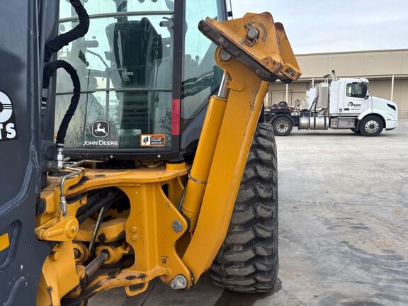 2023 John Deere 710P