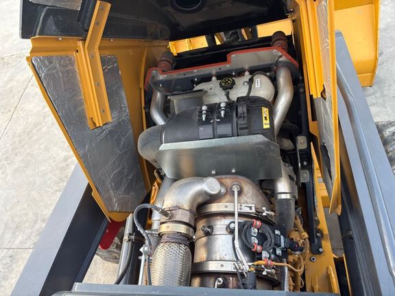2023 John Deere 710P