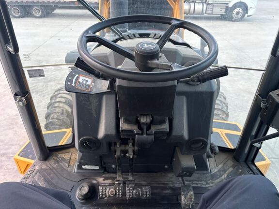 2023 John Deere 710P