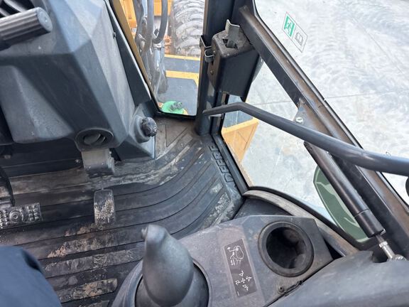 2023 John Deere 710P
