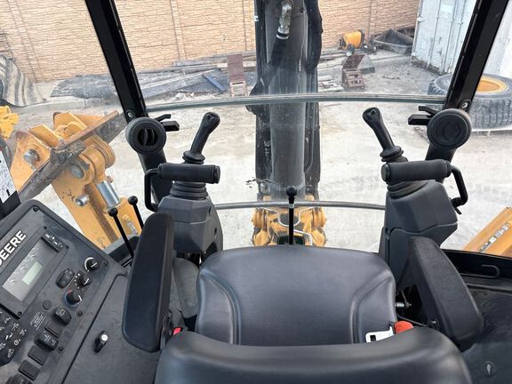 2023 John Deere 710P