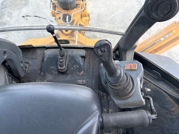 2023 John Deere 710P