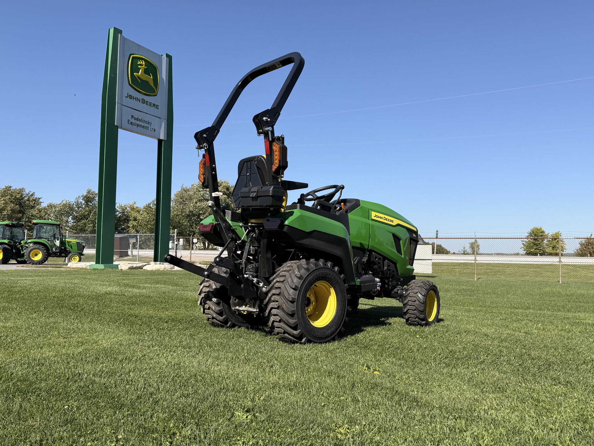 2026 John Deere 1M 25 Compact Utility Tractors