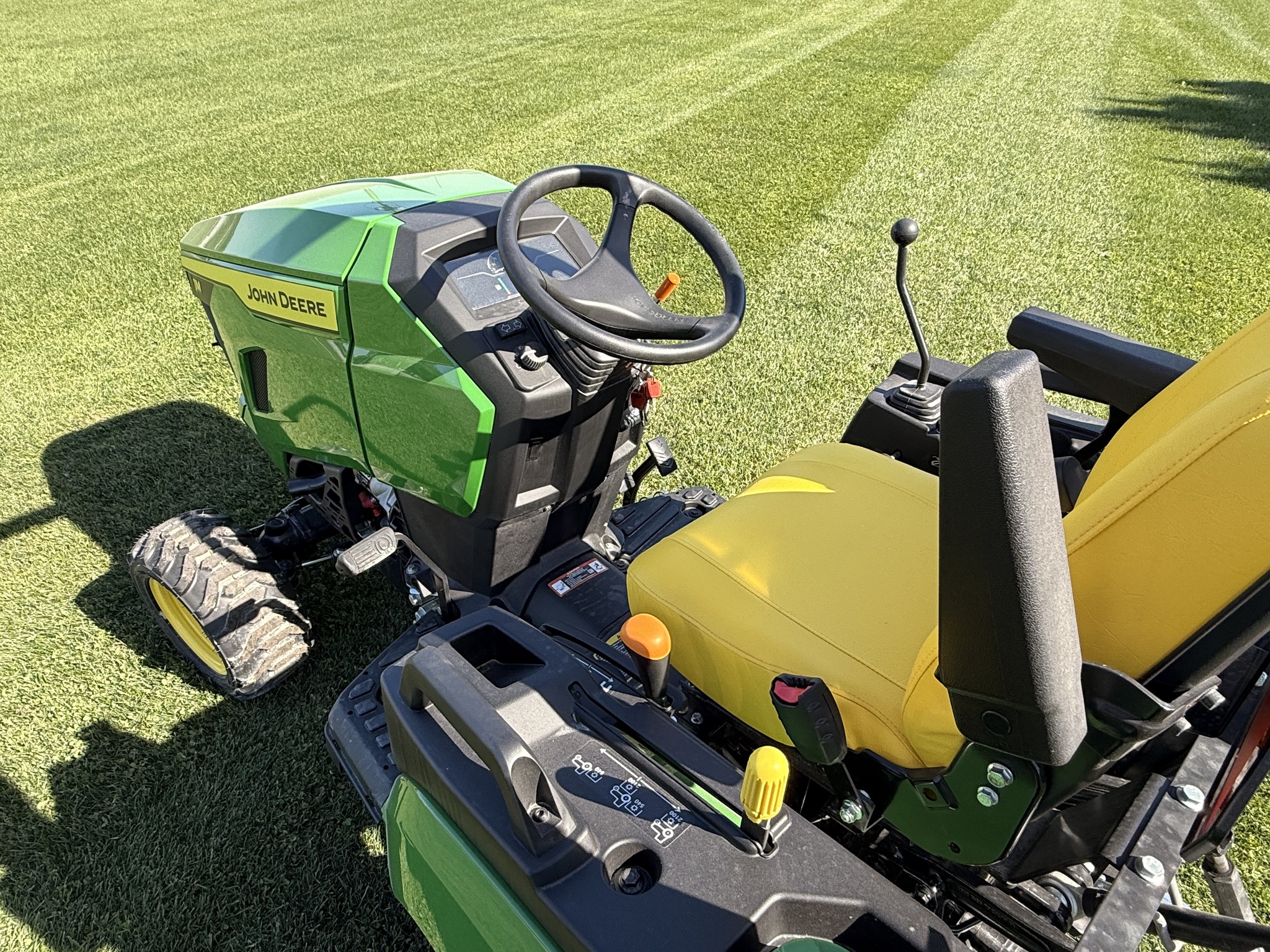2026 John Deere 1M 25 Compact Utility Tractors