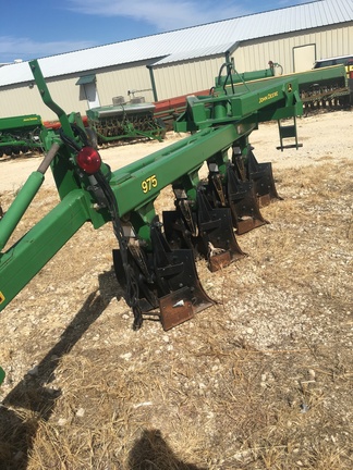 2015 John Deere 975 Image 2
