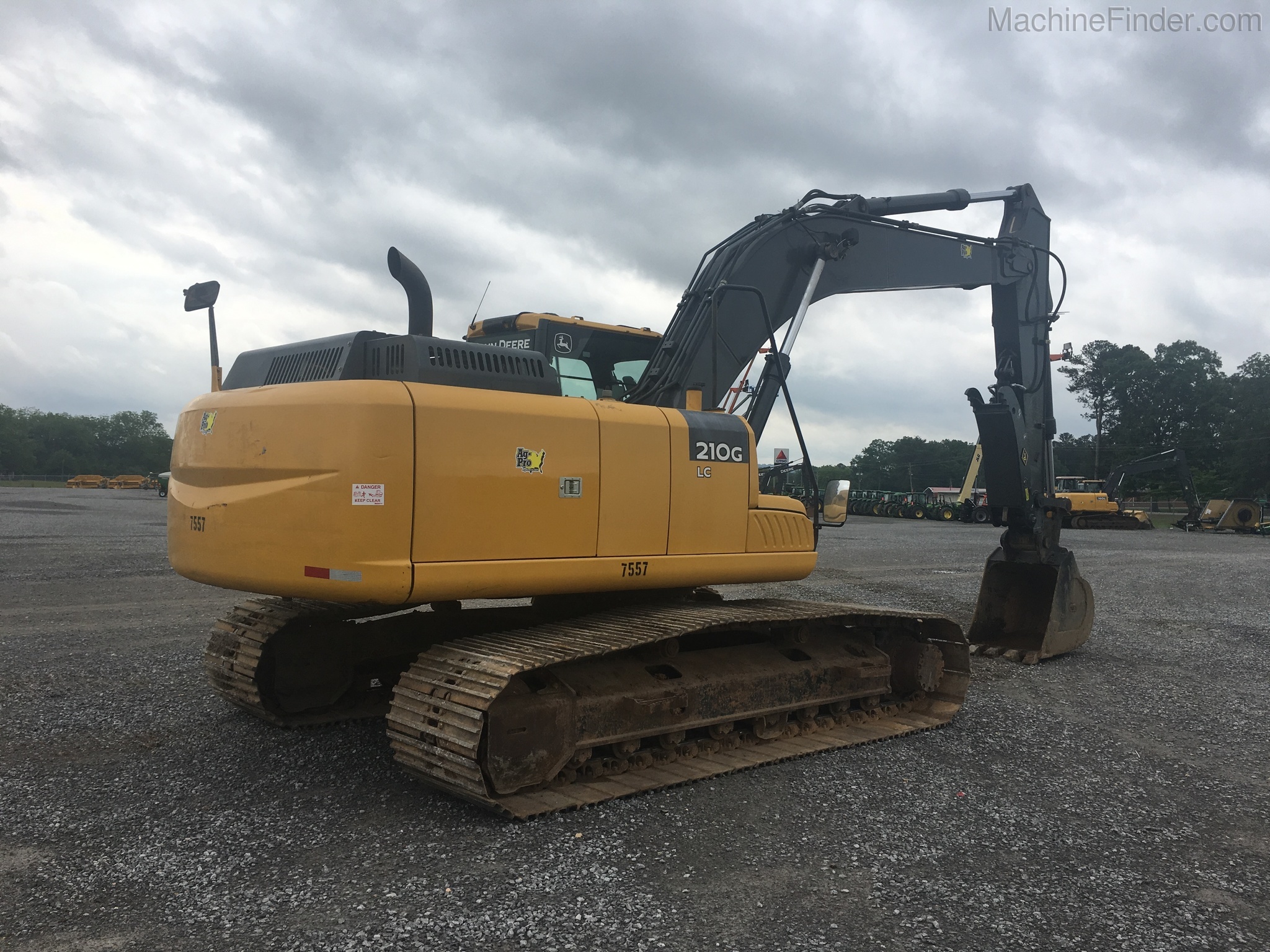 2015 John Deere 210G LC Image 3