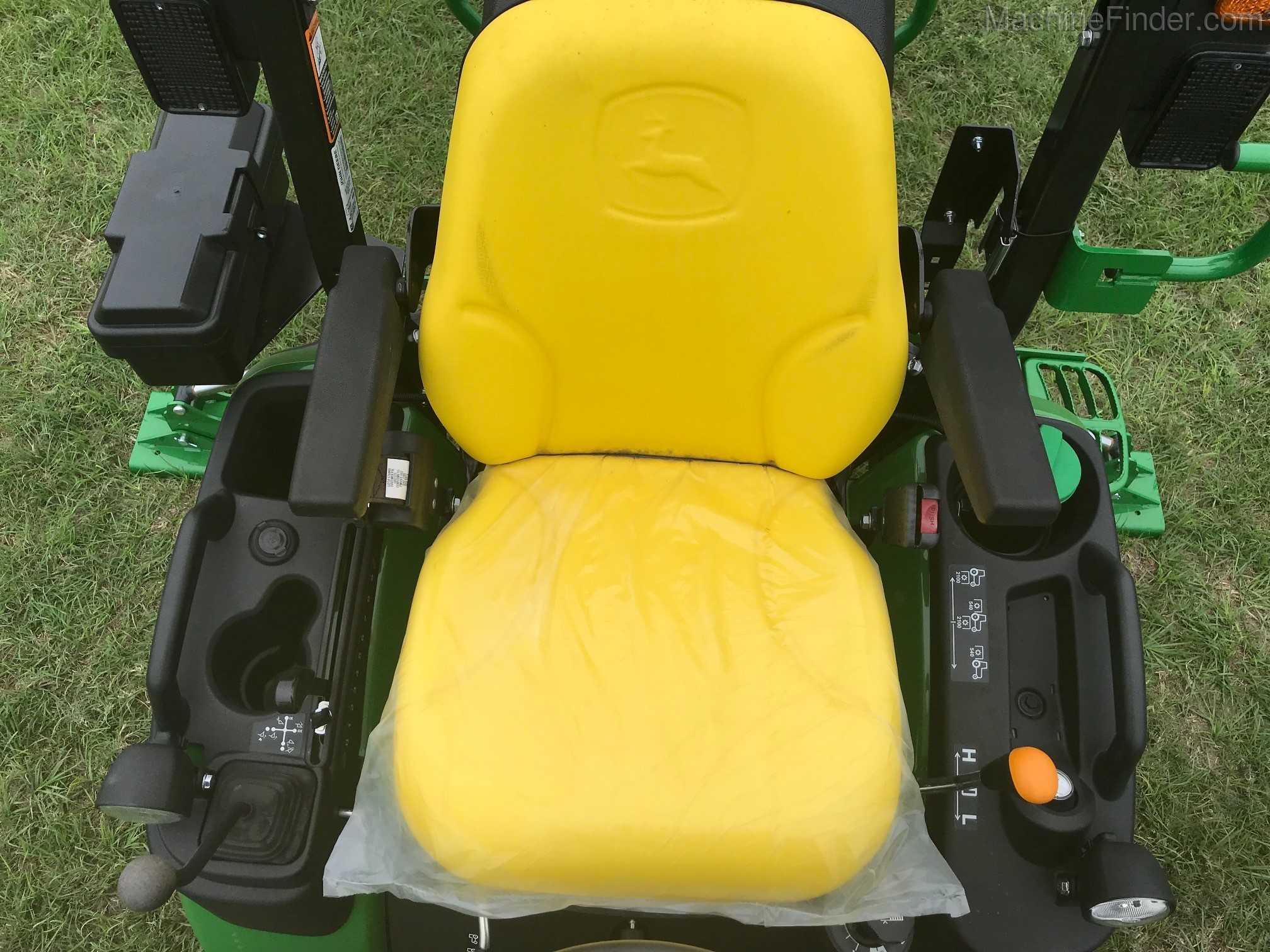 2020 John Deere 1025R TLB Image 8