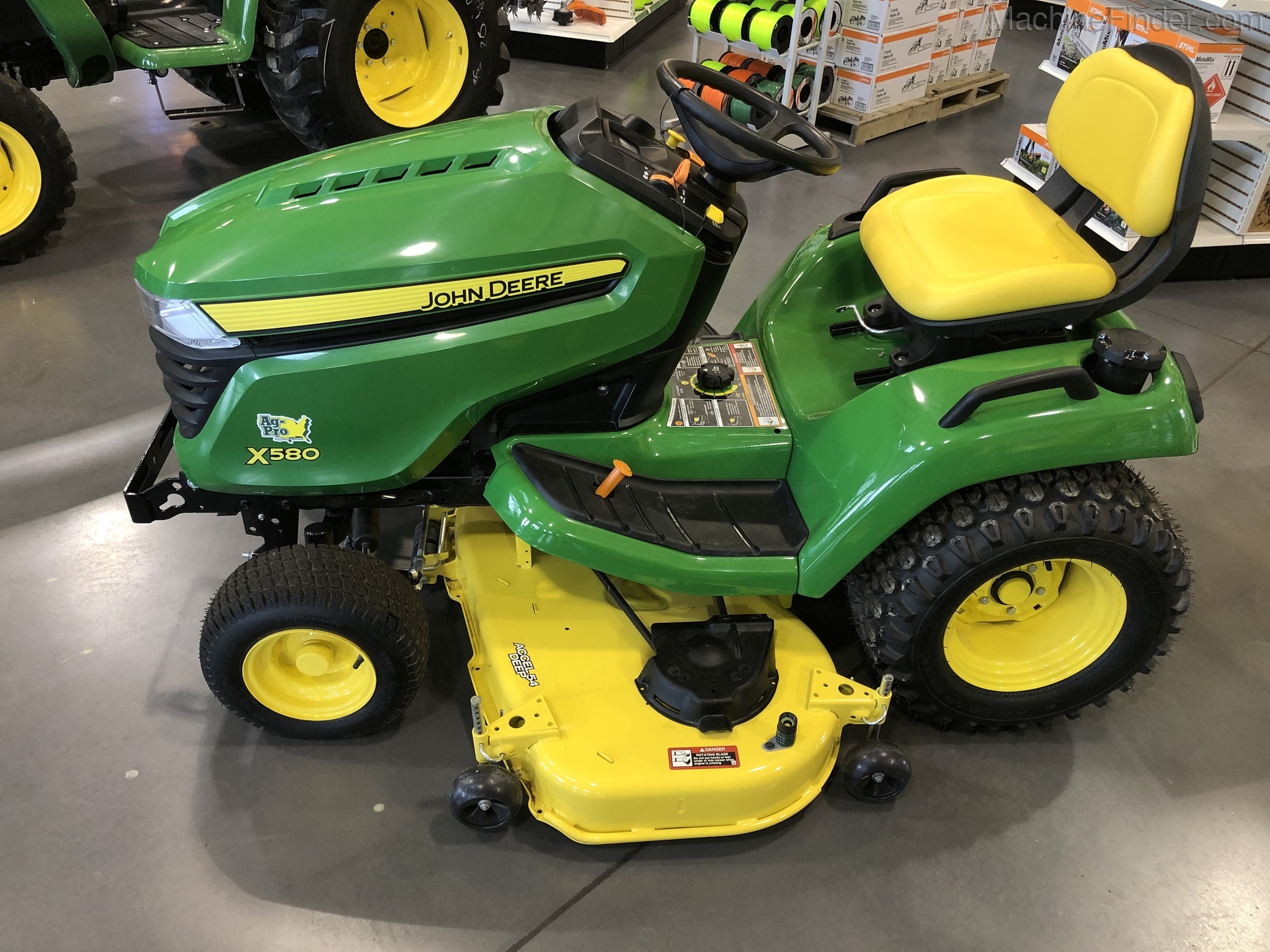 2020 John Deere X580 Image 1