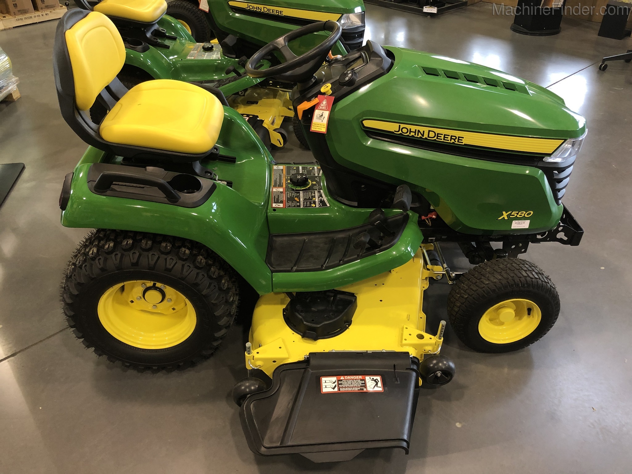 2020 John Deere X580 Image 3