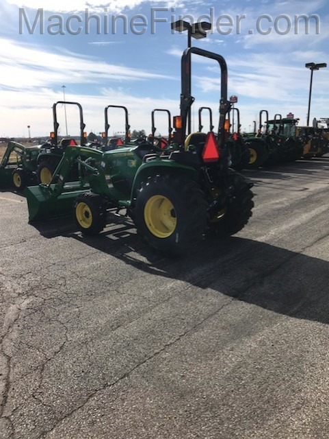 2019 John Deere 3032E Image 3