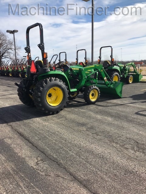 2019 John Deere 3032E Image 4