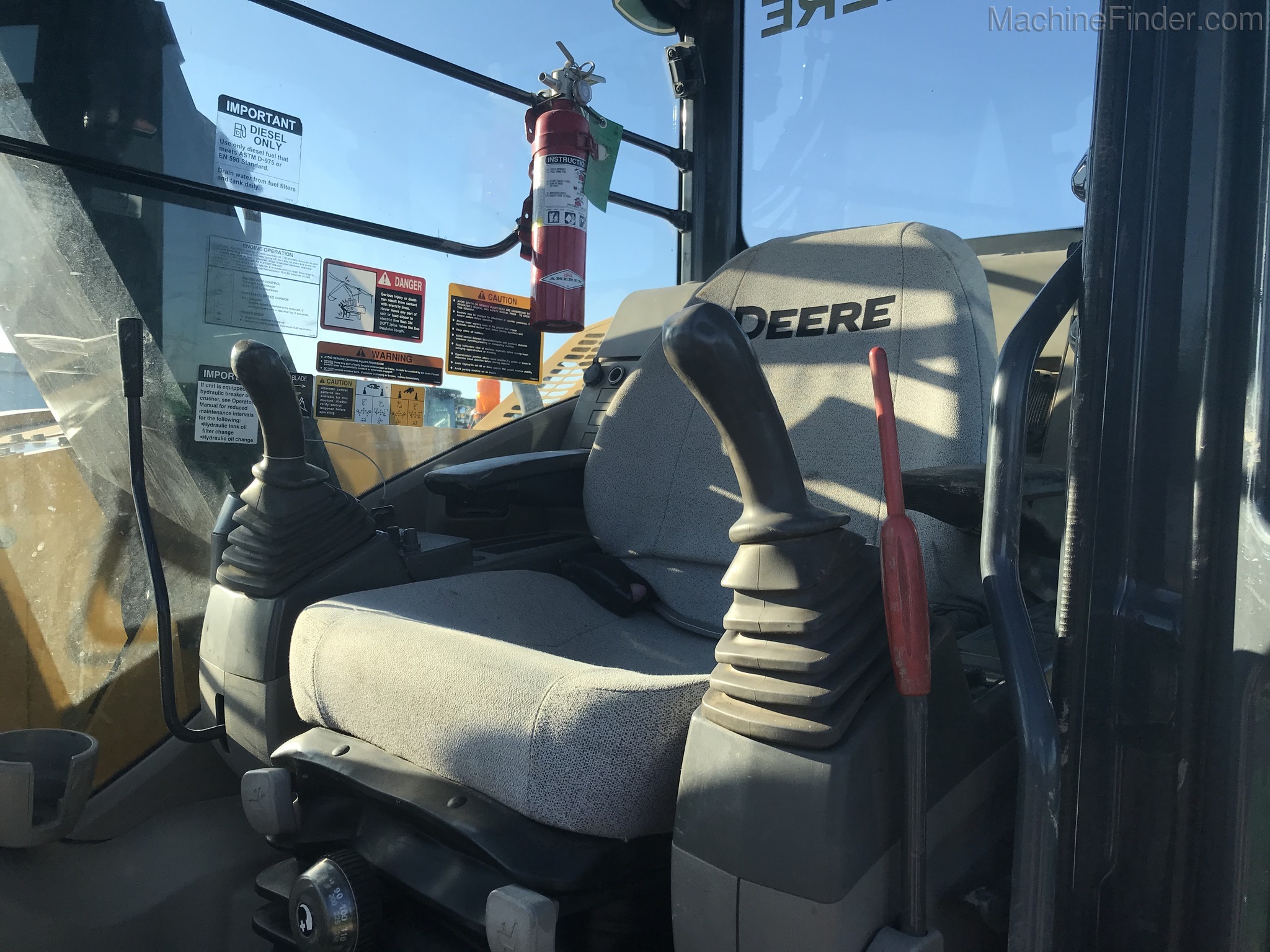 2012 John Deere 75D Image 10