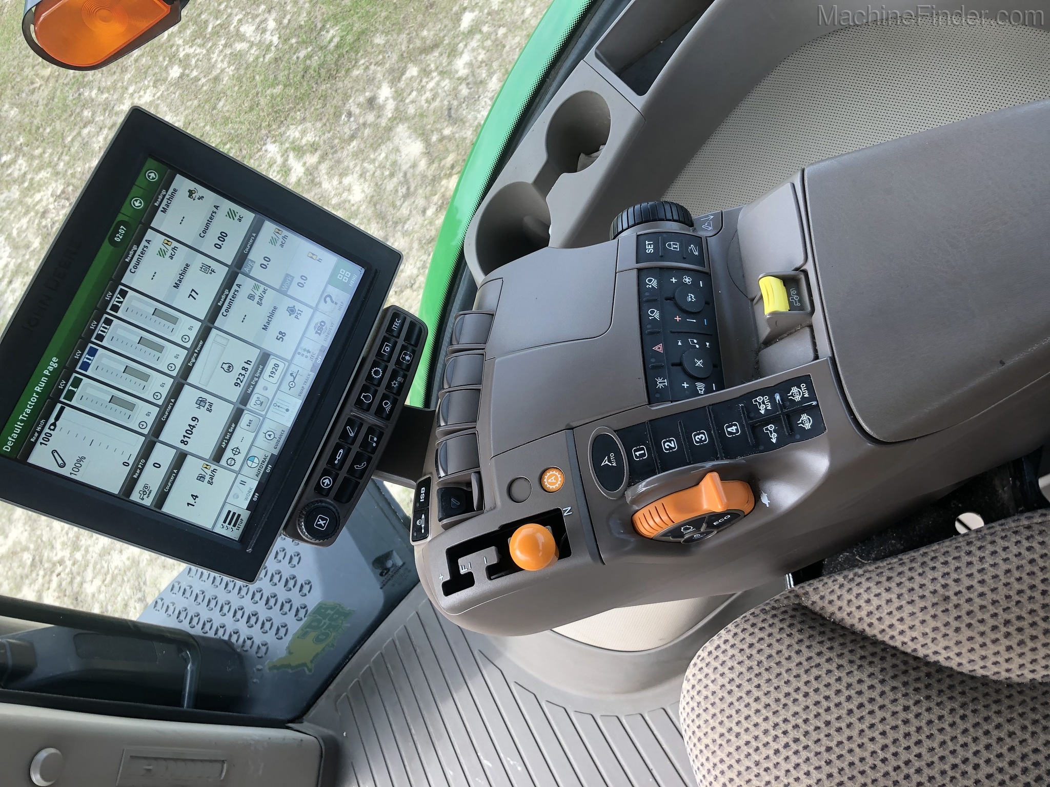 2018 John Deere 8245R Image 7