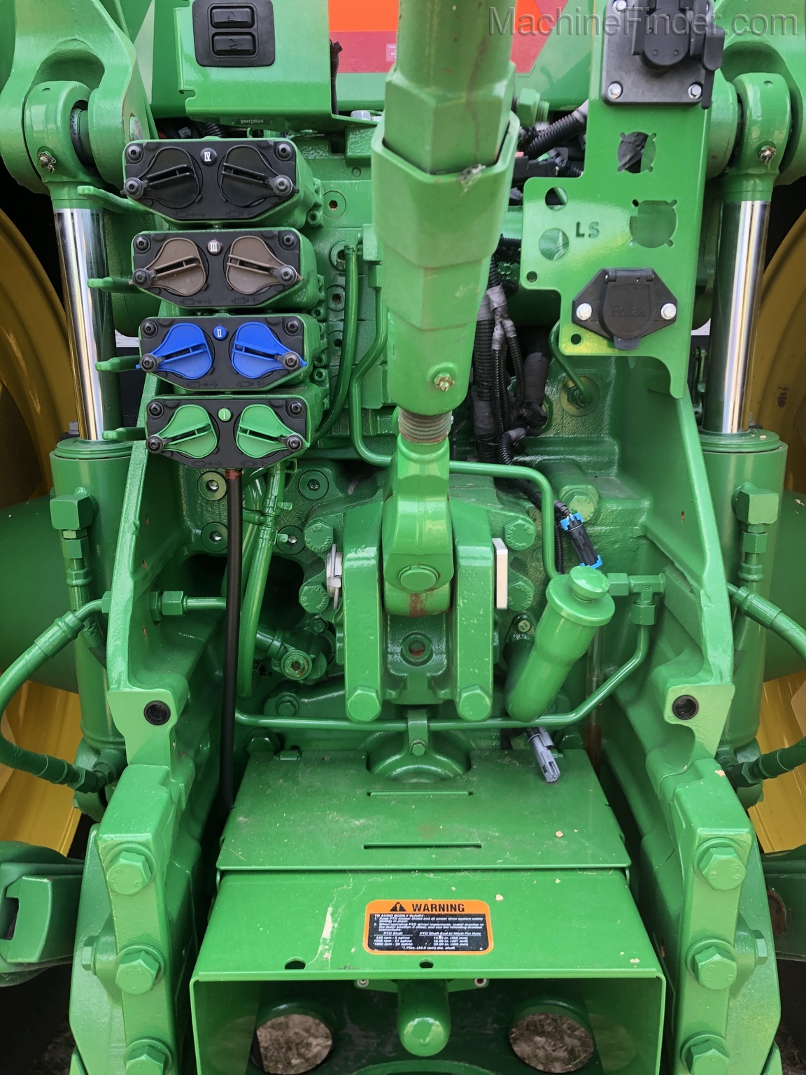 2018 John Deere 8245R Image 5