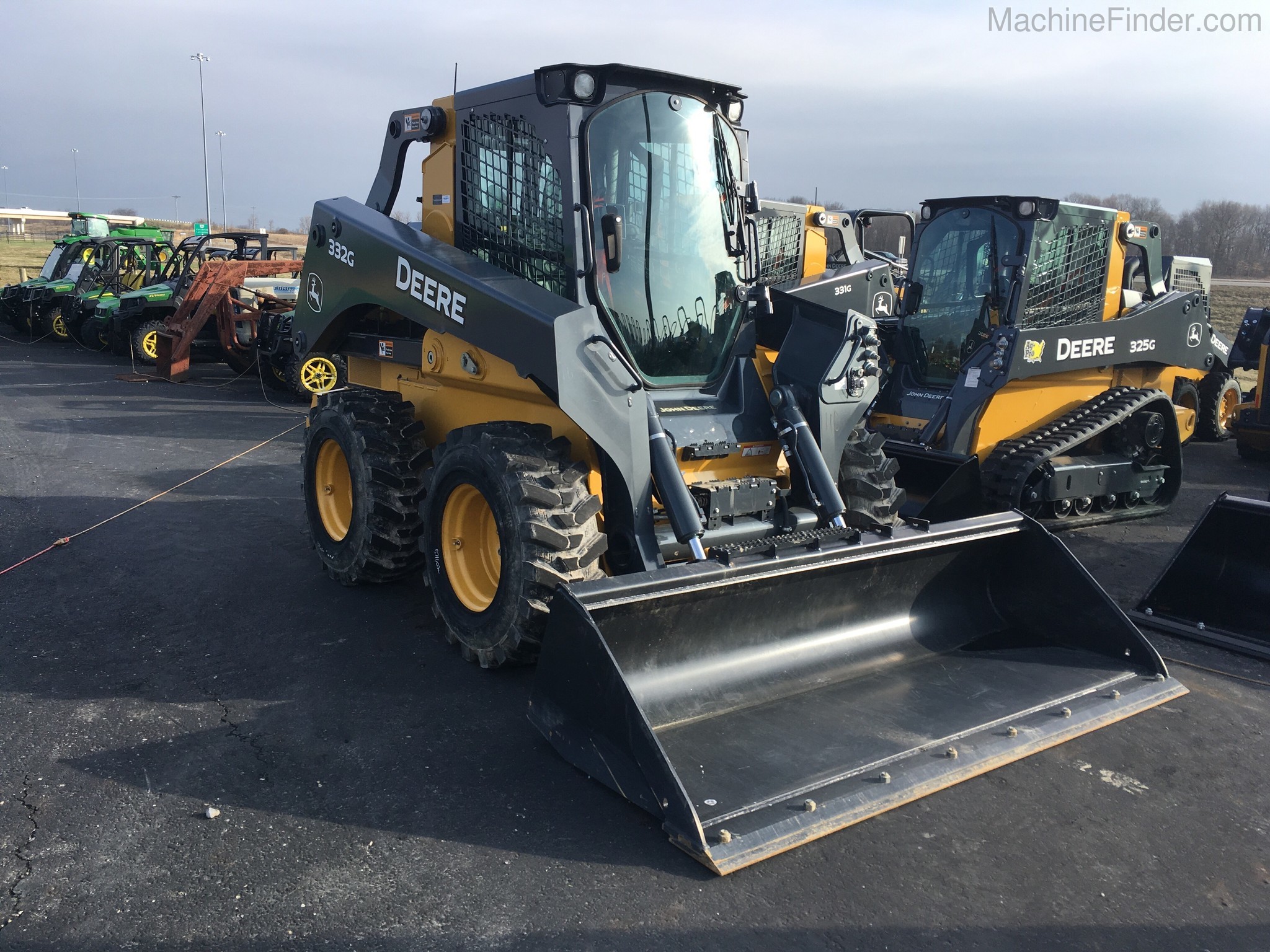 2018 John Deere 332G Image 1