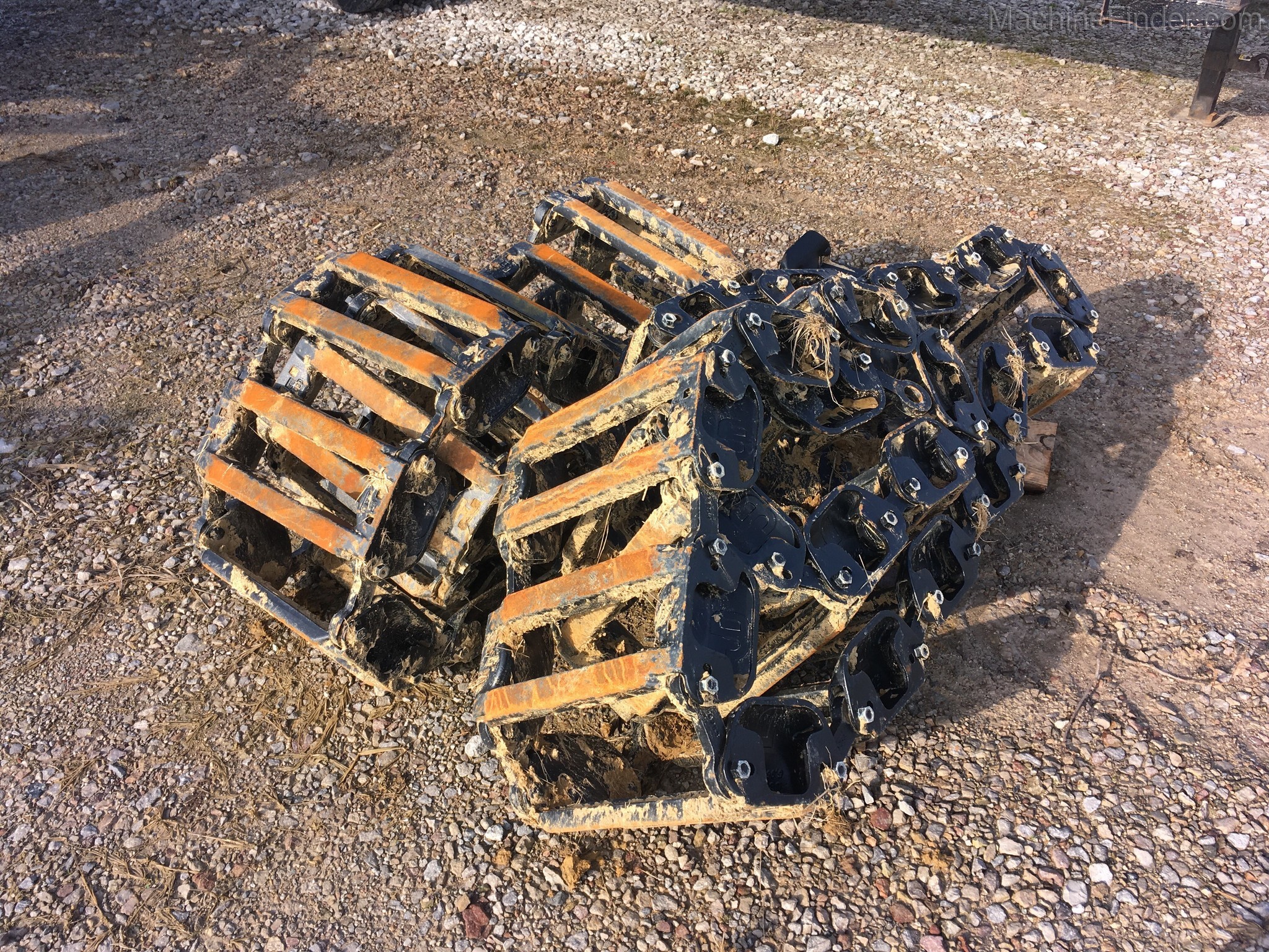 2018 John Deere 332G Image 8