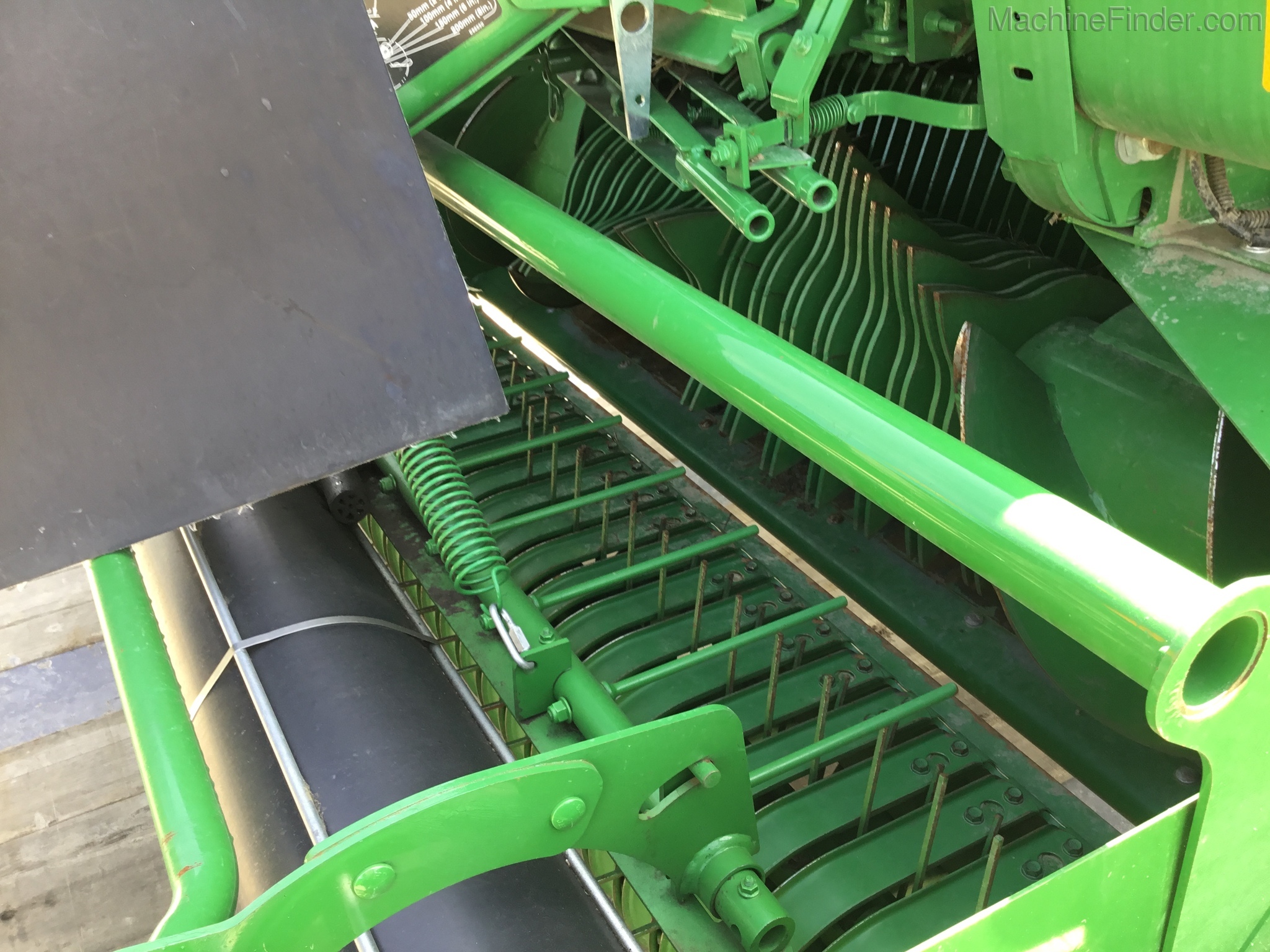 2019 John Deere 450M Image 2