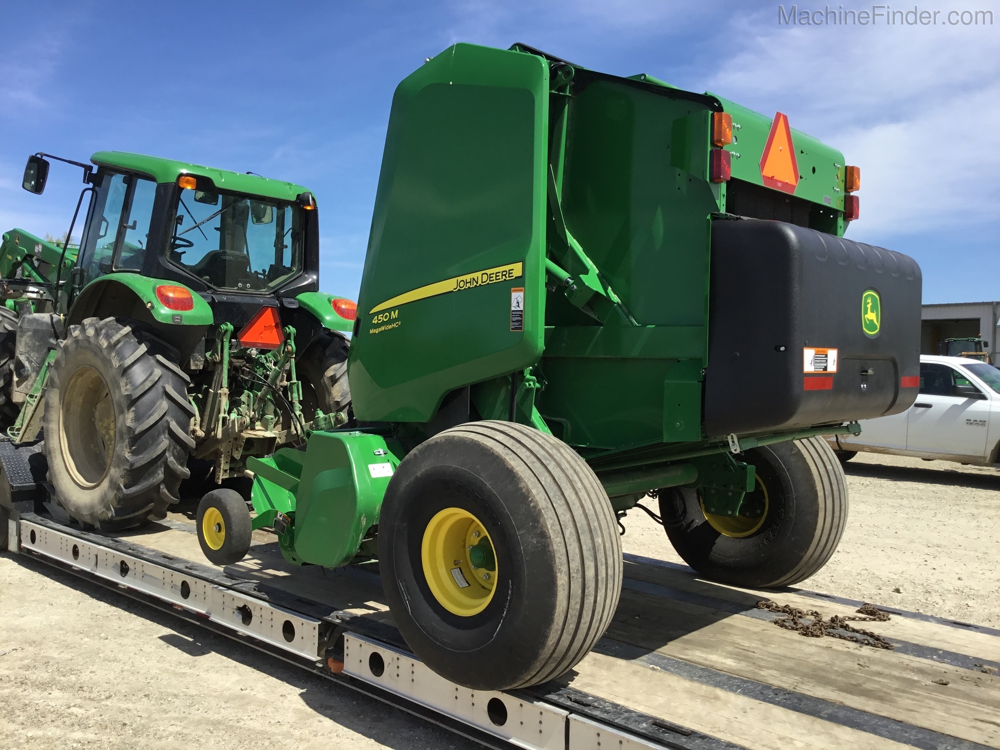 2019 John Deere 450M Image 10